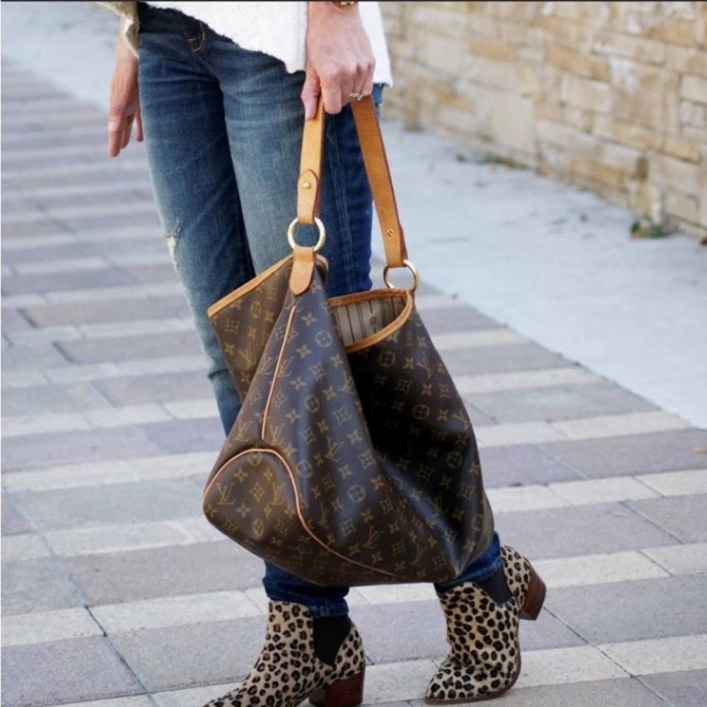 AUTHENTIC Louis Vuitton MM Delightful